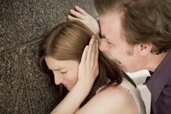 20 sinais de que você está em um relacionamento abusivo 20 sinais de que você está em um relacionamento abusivo