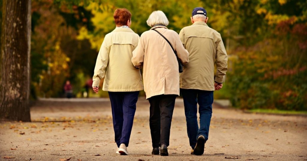 Entenda a importância de compreender os idosos e ajudá-los a se fortalecerem emocionalmente