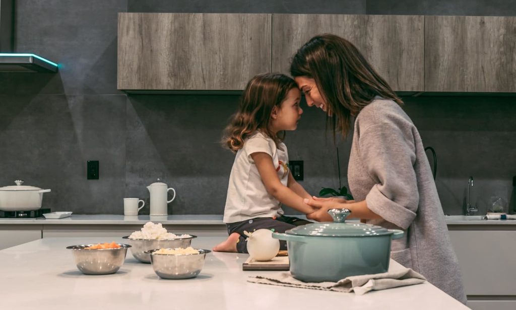 Como mães podem promover o autocuidado e garantir o bem-estar