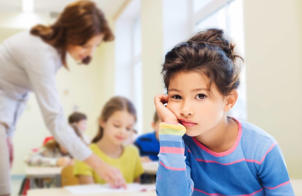 O que fazer quando os seus filhos não se adaptam a uma nova escola?